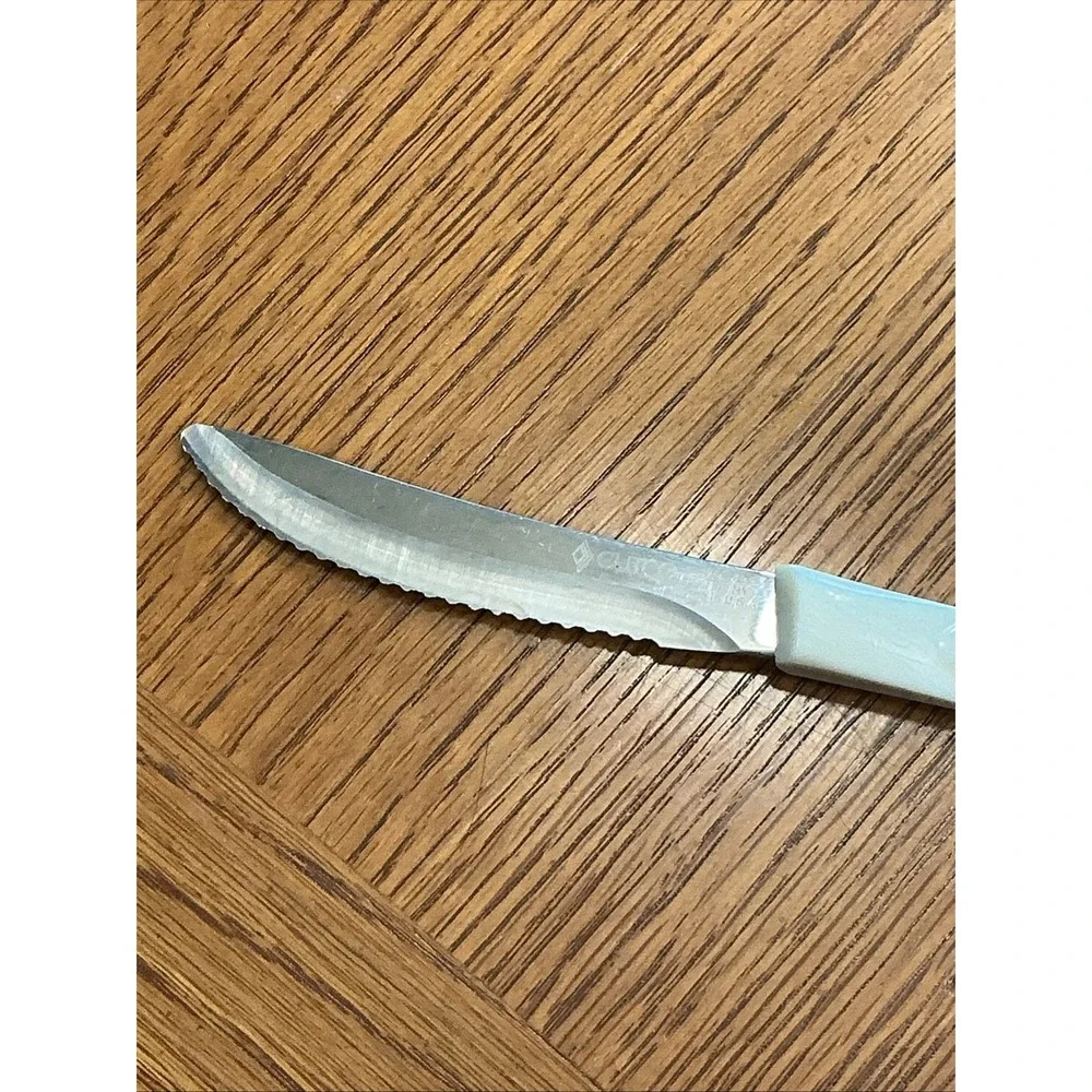 CUTCO #1759 KD Pearl Handle Stainless Steel Serrated Edge Table / Steak Knife